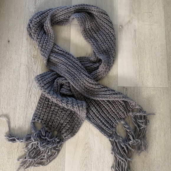 Cintelli e Galluzzo Italian Wool Blend Scarf Gray oversized braided fringe Italy - Picture 1 of 6